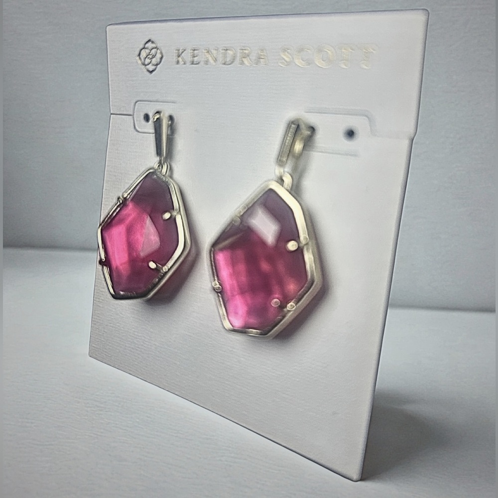 Kendra Scott Large Pink Statement Dangle Earrings – Gold Tone – NWT - Picture 2 of 6